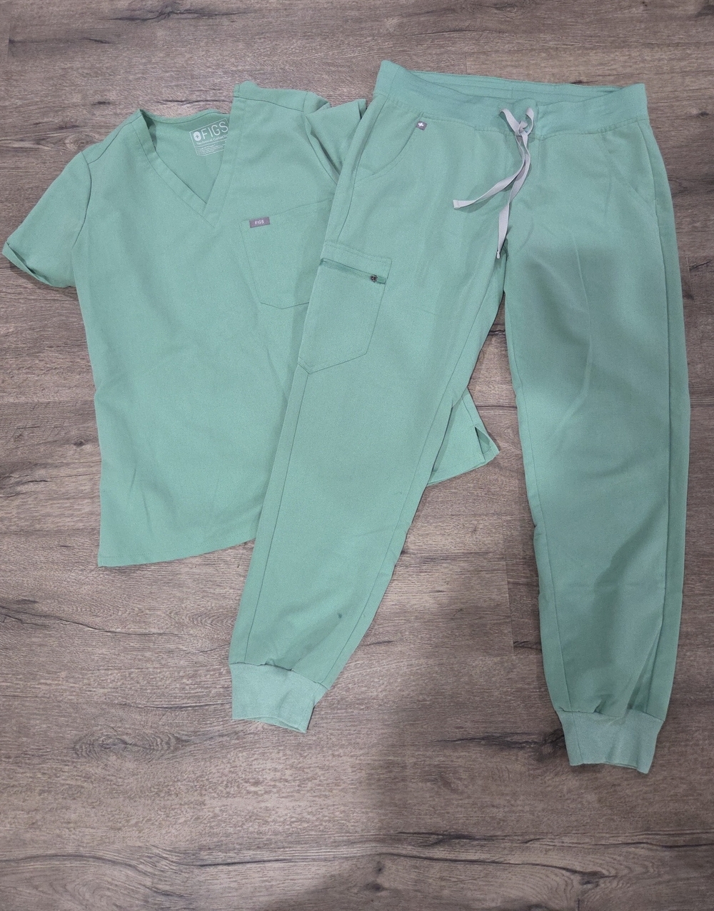 Figs Women’s Mint Green Jogger Scrub Set - Mint